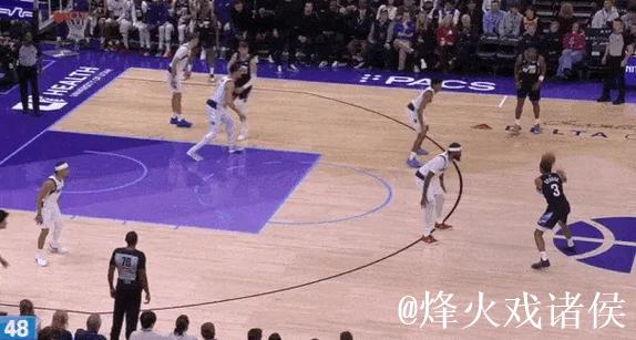基扬特-乔治华丽突破拉杆得分,爵士打出14-2高潮反超独行侠 基扬特-乔治华丽突破拉杆得分,爵士打出14-2高潮反超独行侠