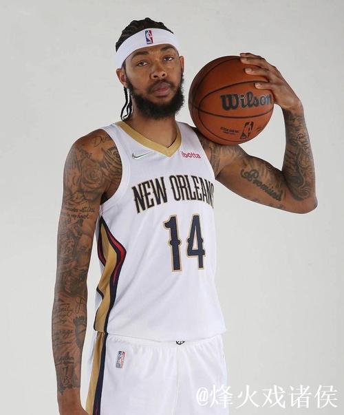 英格拉姆近三场场均29.7分5篮板4.7助攻,三分命中率高达63% 英格拉姆近三场场均29.7分5篮板4.7助攻,三分命中率高达63%